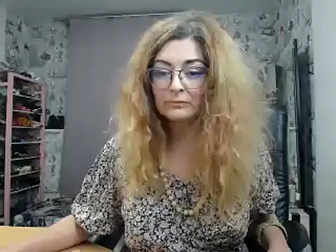 Snapshot of Helen1974 chatting on March 2025 01:54:02 AM Helen1974 online show from March 2025 01:54:02 AM
