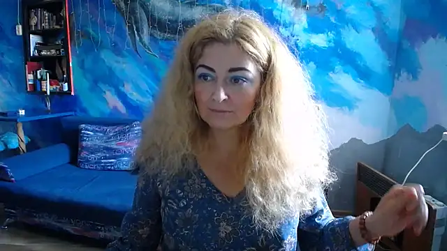 Snapshot of Helen1974 chatting on September 2025 07:41:01 AM Helen1974 online show from September 2025 07:41:01 AM