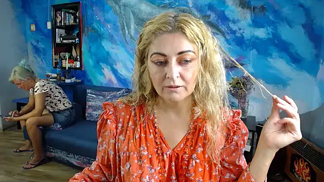 Snapshot of Helen1974 chatting on September 2025 05:03:01 PM Helen1974 online show from September 2025 05:03:01 PM