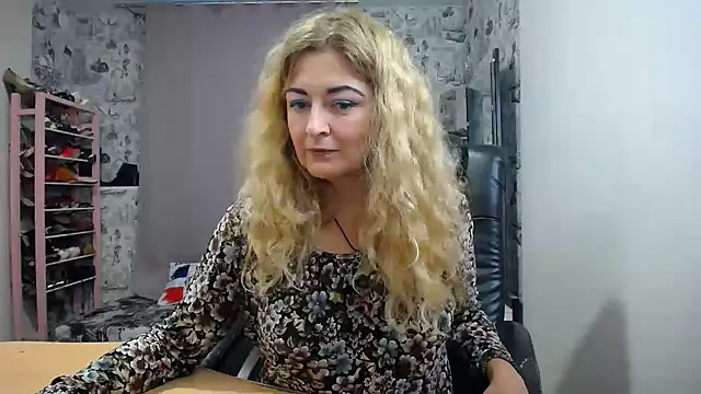 Snapshot of Helen1974 chatting on October 2025 12:38:02 PM Helen1974 online show from October 2025 12:38:02 PM