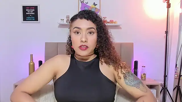 Zoe Gruber online show from November 2025 09:36:02 PM