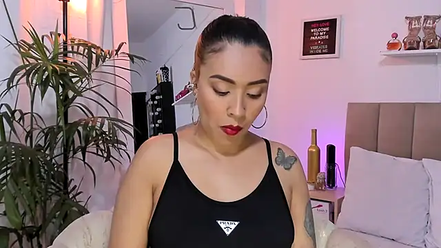 Zoe Gruber online show from November 2025 09:47:01 PM