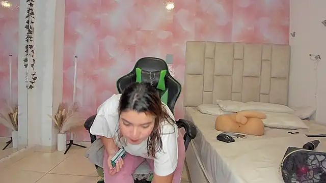 Snapshot of emily_lean_ chatting on October 2025 12:51:02 AM emily lean online show from October 2025 12:51:02 AM