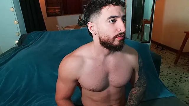 Snapshot of AndrewMartinez chatting on January 2025 11:28:01 PM AndrewMartinez online show from January 2025 11:28:01 PM