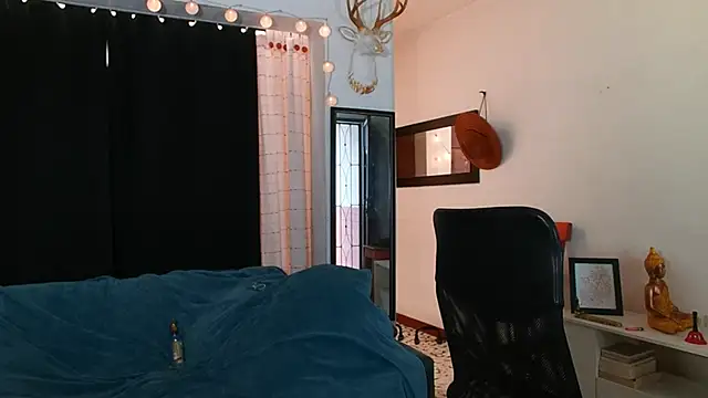 Snapshot of AndrewMartinez chatting on January 2025 09:48:02 PM AndrewMartinez online show from January 2025 09:48:02 PM