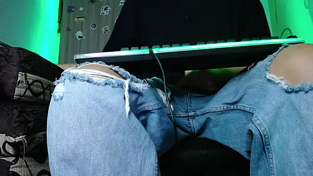 zacwatson  online show from December 2024 05:14:02 AM