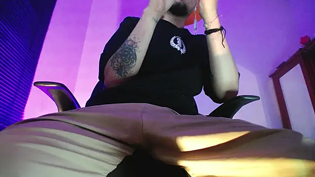 zacwatson  online show from March 2026 05:46:01 AM