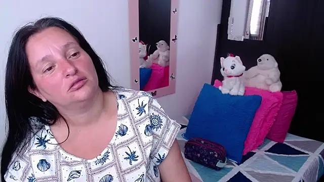 CristialJones  online show from November 2025 01:54:02 PM