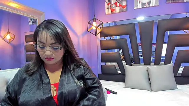 Romina017 online show from October 2025 12:22:02 AM