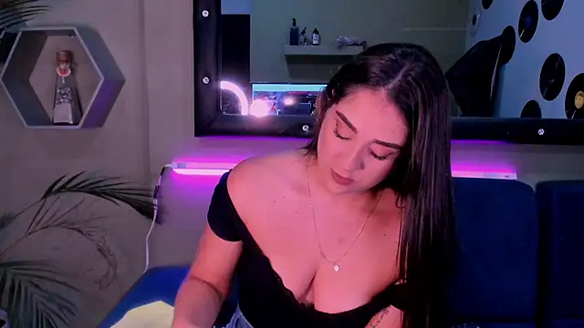 Sussy Bell01 online show from December 2024 08:33:02 PM