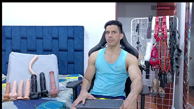 JoseRumbero26 online show from April 2026 02:04:02 AM