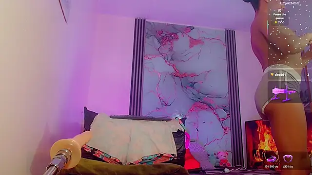 Snapshot of _ChanellR_ chatting on November 2025 11:21:02 AM ChanellR online show from November 2025 11:21:02 AM