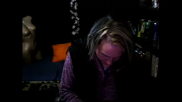 wLESLYMOSw online show from October 2025 08:47:01 AM