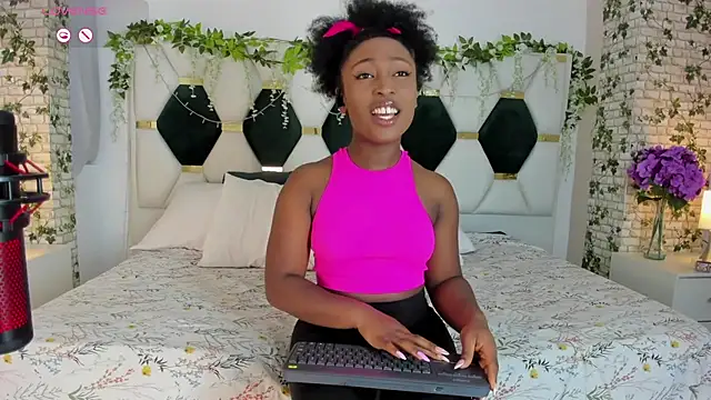 Snapshot of EmmaSanzz_ chatting on January 2025 11:27:02 AM EmmaSanzz online show from January 2025 11:27:02 AM