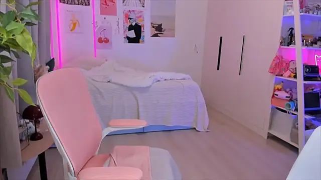 Lily Young online show from February 2026 05:11:02 AM