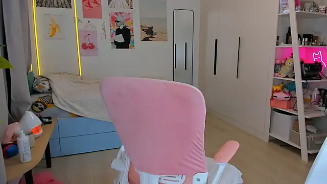 Lily Young online show from March 2026 03:11:02 AM