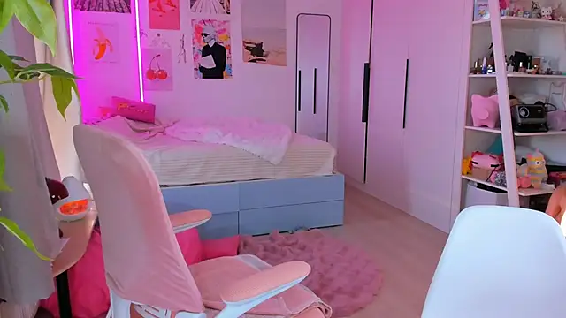 Lily Young online show from April 2026 03:20:02 AM