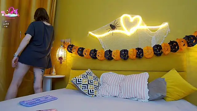 lessysweety online show from October 2025 02:22:02 AM