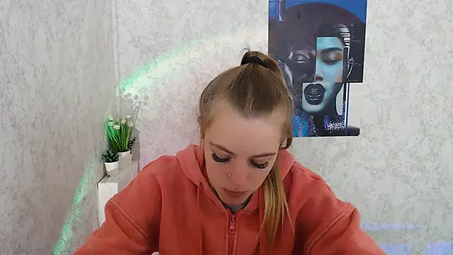 AliceFlirtt  online show from October 2025 08:10:01 AM