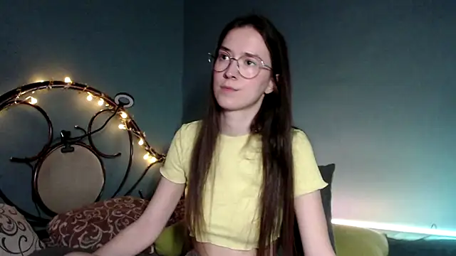 wow  kelly online show from February 2025 03:00:01 PM