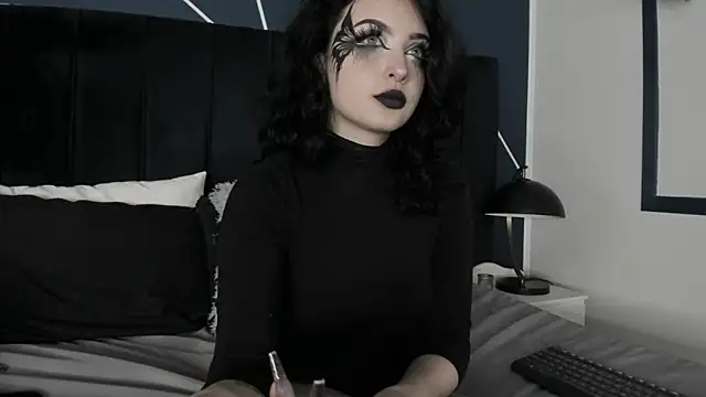 Adeelinee online show from December 2024 11:40:01 PM