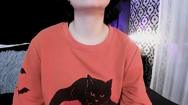 Adeelinee online show from October 2025 07:54:01 PM