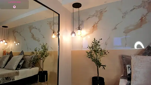 LeaThompson online show from October 2025 11:11:02 PM