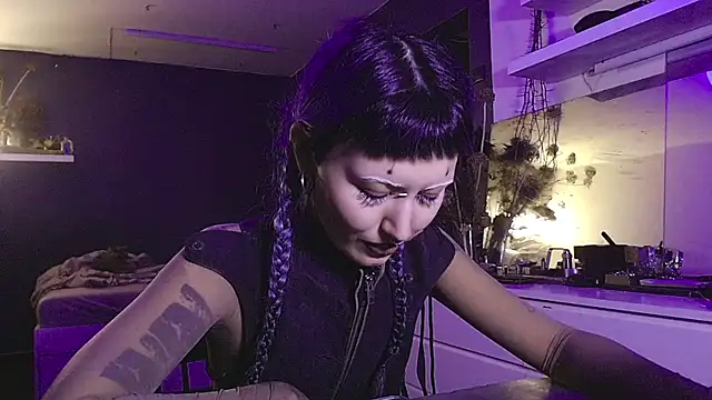 Snapshot of god_x_girl chatting on December 2024 06:24:02 PM god x girl online show from December 2024 06:24:02 PM