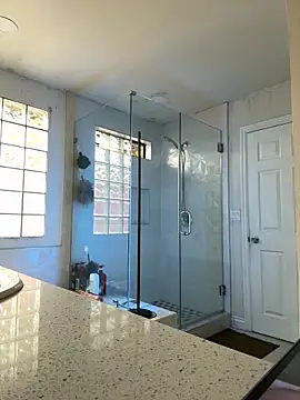 El Gizmo online show from December 2025 06:05:02 PM