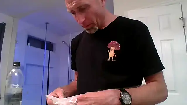 Snapshot of El_Gizmo chatting on June 2026 10:54:02 AM El Gizmo online show from June 2026 10:54:02 AM