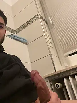 Snapshot of Furko_33 chatting on December 2024 01:00:02 AM Furko 33 online show from December 2024 01:00:02 AM