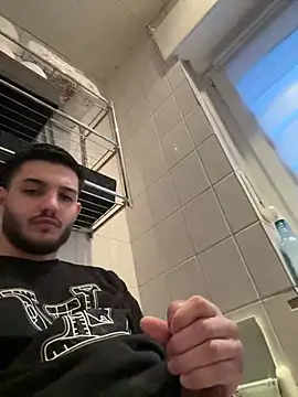 Snapshot of Furko_33 chatting on January 2025 03:06:01 PM Furko 33 online show from January 2025 03:06:01 PM