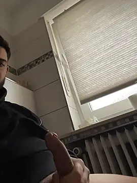 Snapshot of Furko_33 chatting on November 2025 01:44:02 PM Furko 33 online show from November 2025 01:44:02 PM