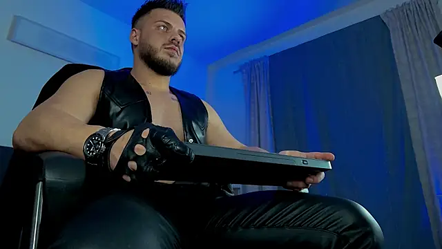 juliusmasters online show from February 2025 10:51:02 PM