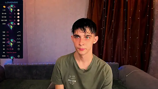 Aaron Boom online show from September 2025 10:34:02 PM