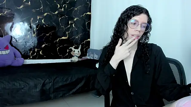 Snapshot of Angel_Dust18 chatting on April 2026 05:10:01 PM Angel Dust18 online show from April 2026 05:10:01 PM