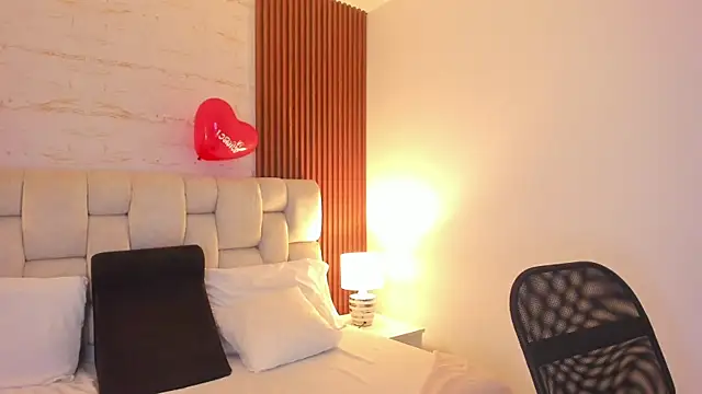 SophiaWylde online show from February 2025 10:18:02 AM