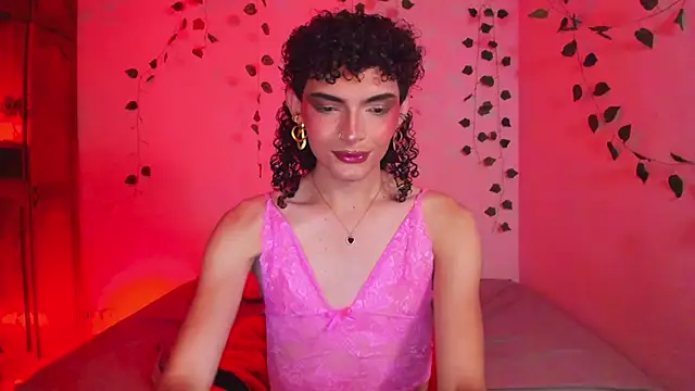 Snapshot of lucianromero chatting on September 2025 05:23:01 PM lucianromero online show from September 2025 05:23:01 PM