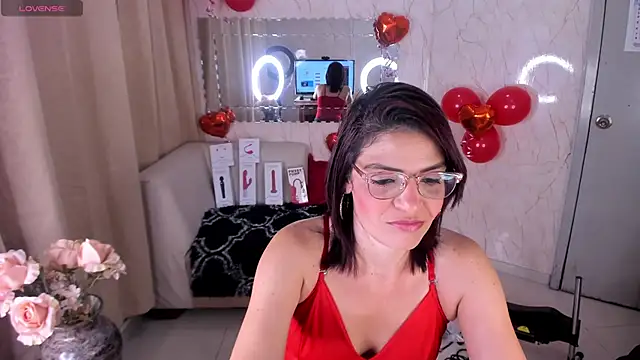 Snapshot of KatteMoss chatting on February 2025 03:32:02 AM KatteMoss online show from February 2025 03:32:02 AM