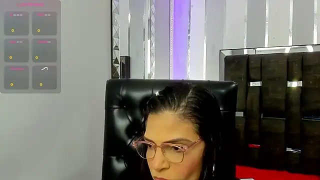 Snapshot of KatteMoss chatting on March 2025 08:22:01 PM KatteMoss online show from March 2025 08:22:01 PM