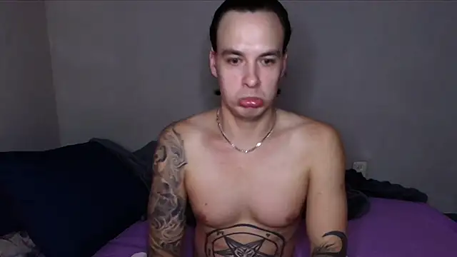 Snapshot of baphomet_from_ice chatting on September 2025 03:46:02 PM baphomet from ice online show from September 2025 03:46:02 PM
