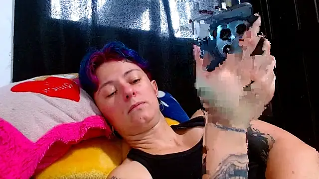 tomboyblue online show from April 2026 07:04:02 PM