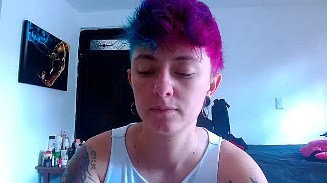Snapshot of tomboyblue chatting on May 2026 05:29:02 PM tomboyblue online show from May 2026 05:29:02 PM