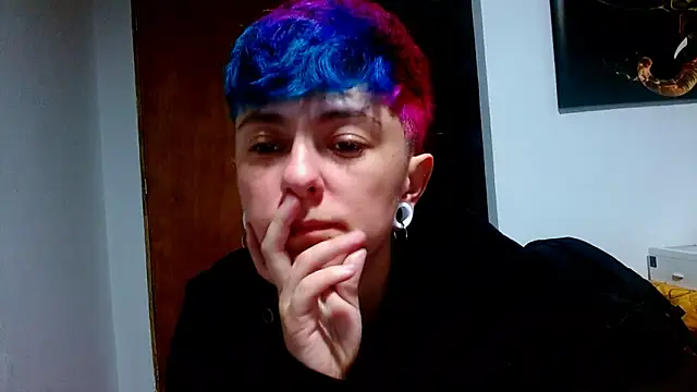 Snapshot of tomboyblue chatting on June 2026 12:32:02 AM tomboyblue online show from June 2026 12:32:02 AM