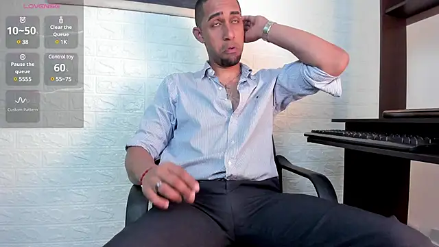 Snapshot of Paolo_johnson chatting on January 2025 03:04:01 PM Paolo johnson online show from January 2025 03:04:01 PM