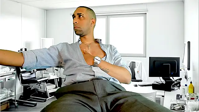 Snapshot of Paolo_johnson chatting on February 2025 03:08:02 PM Paolo johnson online show from February 2025 03:08:02 PM