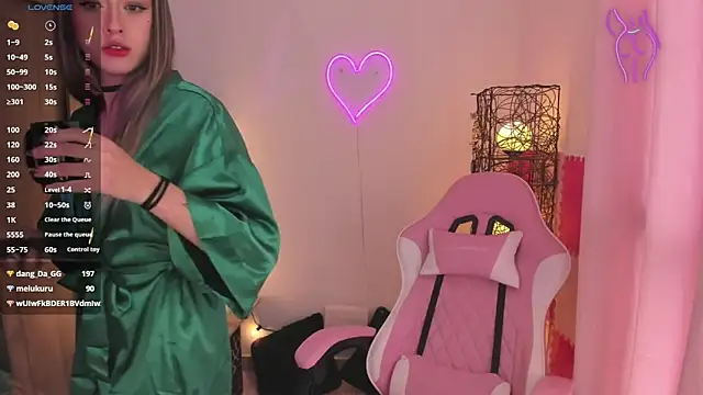 Snapshot of violet_ch chatting on January 2025 09:02:01 PM violet ch online show from January 2025 09:02:01 PM