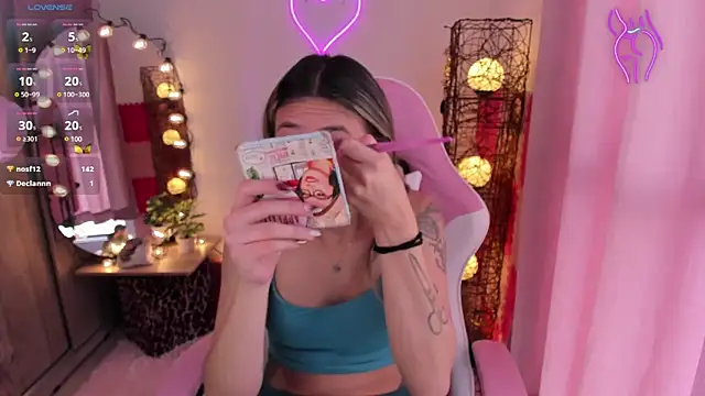 Snapshot of violet_ch chatting on January 2025 08:22:02 PM violet ch online show from January 2025 08:22:02 PM