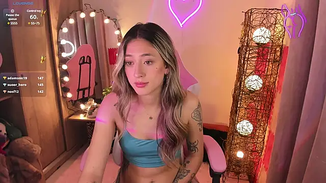 Snapshot of violet_ch chatting on January 2025 11:24:01 PM violet ch online show from January 2025 11:24:01 PM