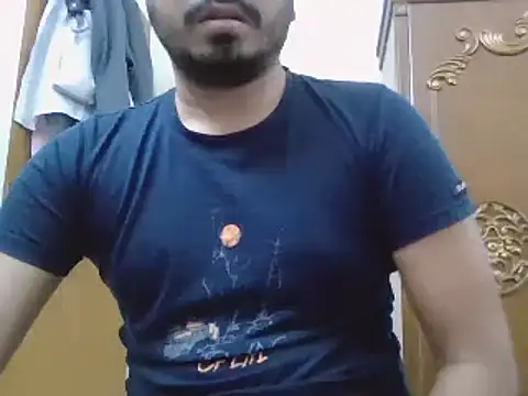 desiboyasif online show from October 2025 06:52:02 PM